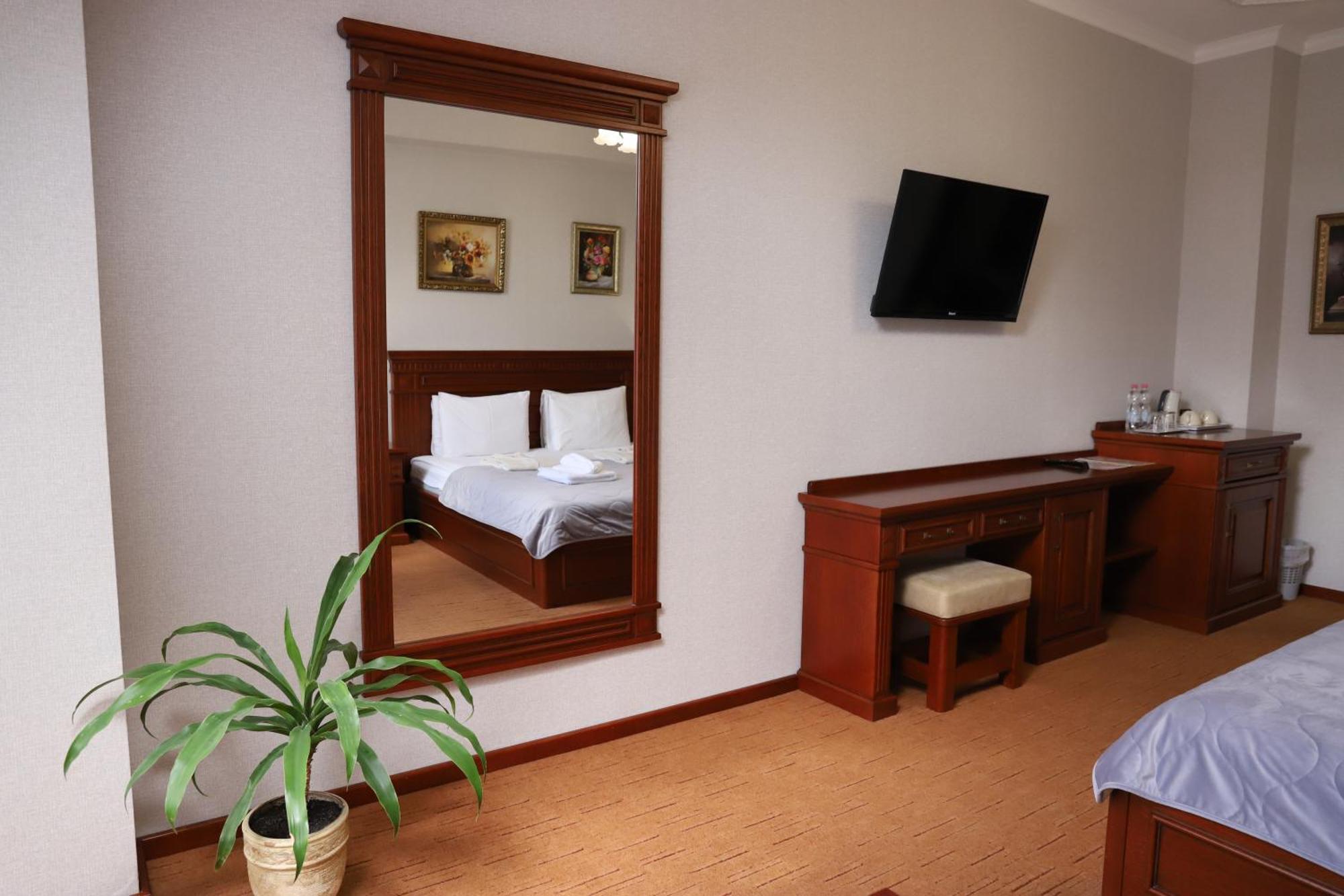 Sapsan Hotel Ternopil Exterior photo